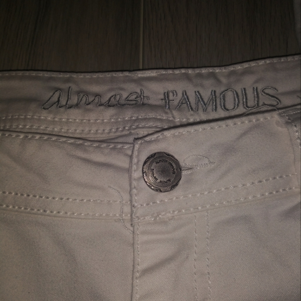 Almost Famous Off-White Skinny Leg Jeans - Size 13 - Picture 4 of 13
